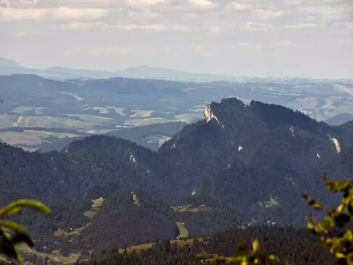 Widok z Wielkiego Rogacza na Sokolic fot. tadeusz dziedzinaC 