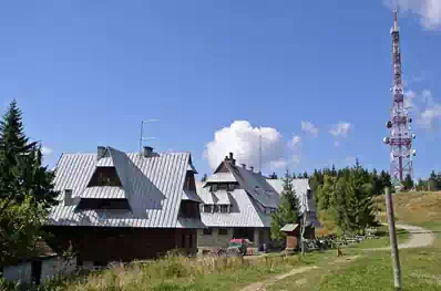 Schronisko PTTK na Przehybie fot. PrzemekL